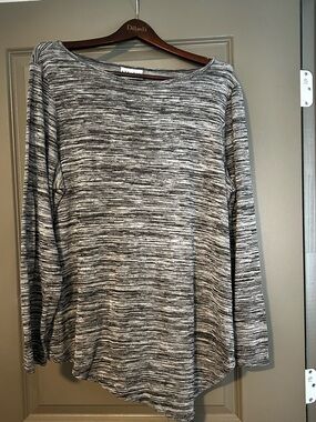 Ava & Viv Heathered Gray Long Sleeve Knit Top
